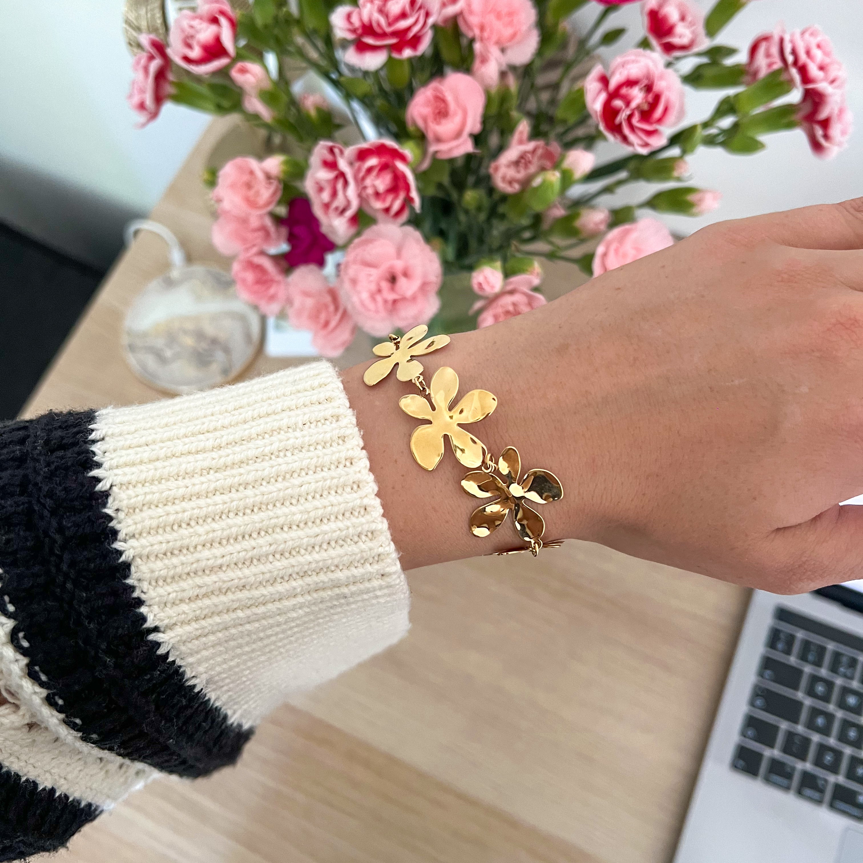 chunky flower armband