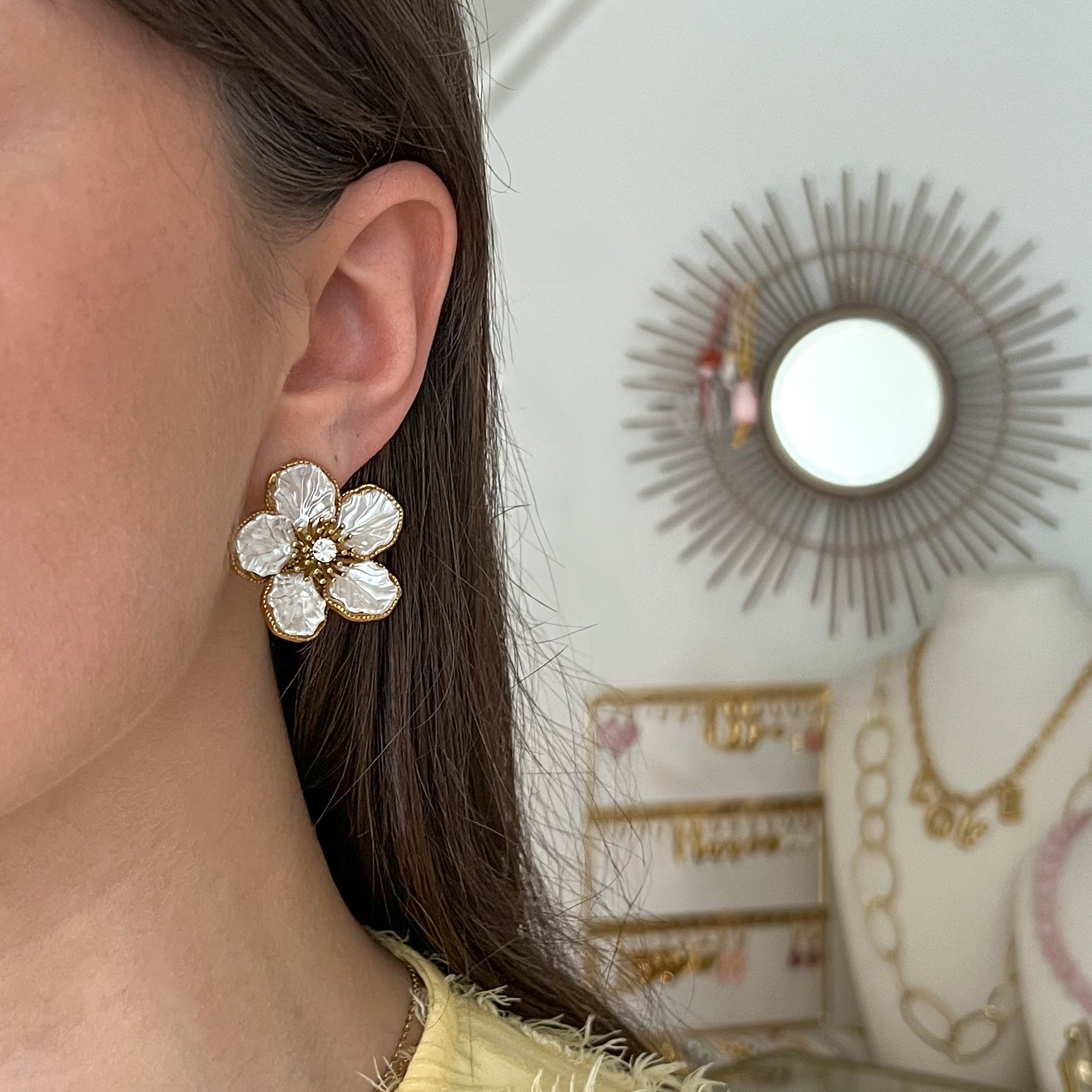 pearly petals oorbellen