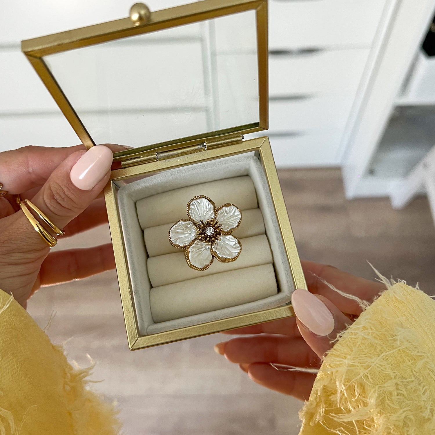 pearly petals ring